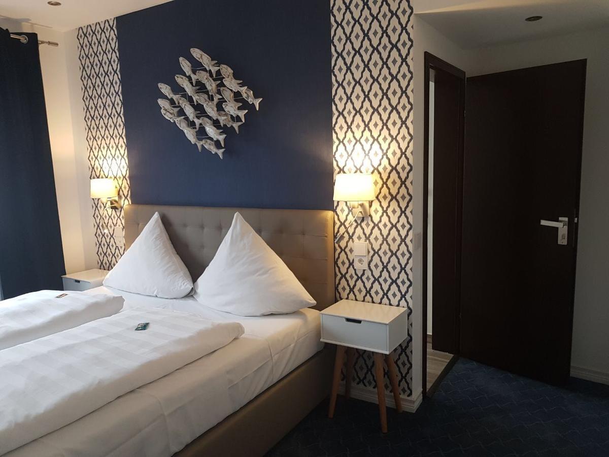 Hotel Zur Goldenen Sonne Usingen Экстерьер фото